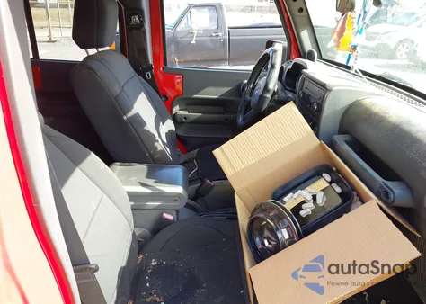 2010 Jeep Wrangler Unlimited Sport z USA, uszkodzony, nr VIN 1J4BA3H11AL101448